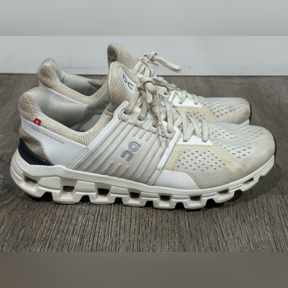 On Cloud Womans beige/off white sneakers size 8.5